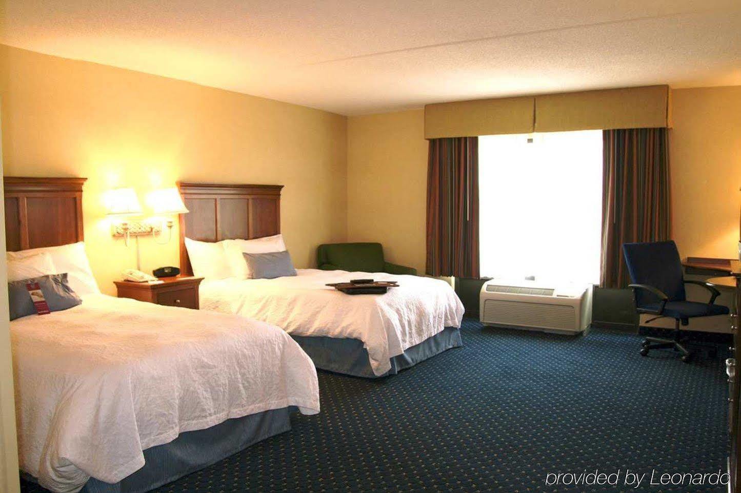 Hampton Inn And Suites Fredericksburg South Exterior photo